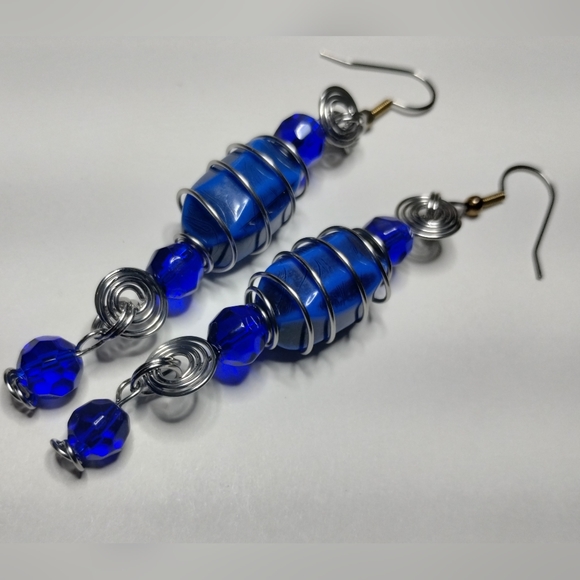 NWOT Hand Made Deep Blue Dangle Earrings - Picture 2 of 3